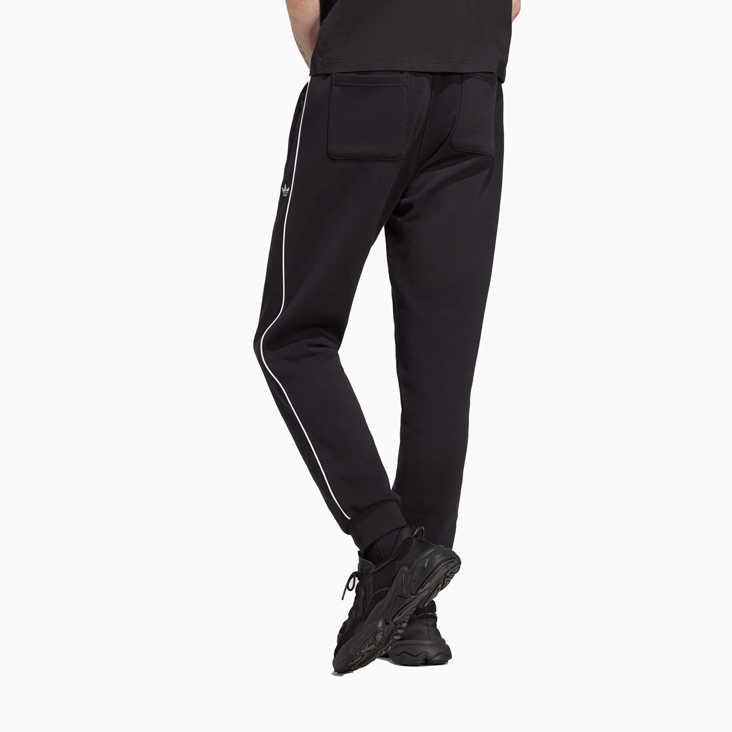 Men's adicolor Seasonal Archive Outfit - Image 3