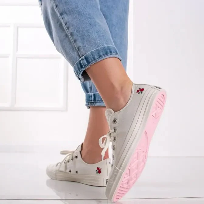 Converse Women's Chuck Taylor All Star Embroidered Floral - Image 4