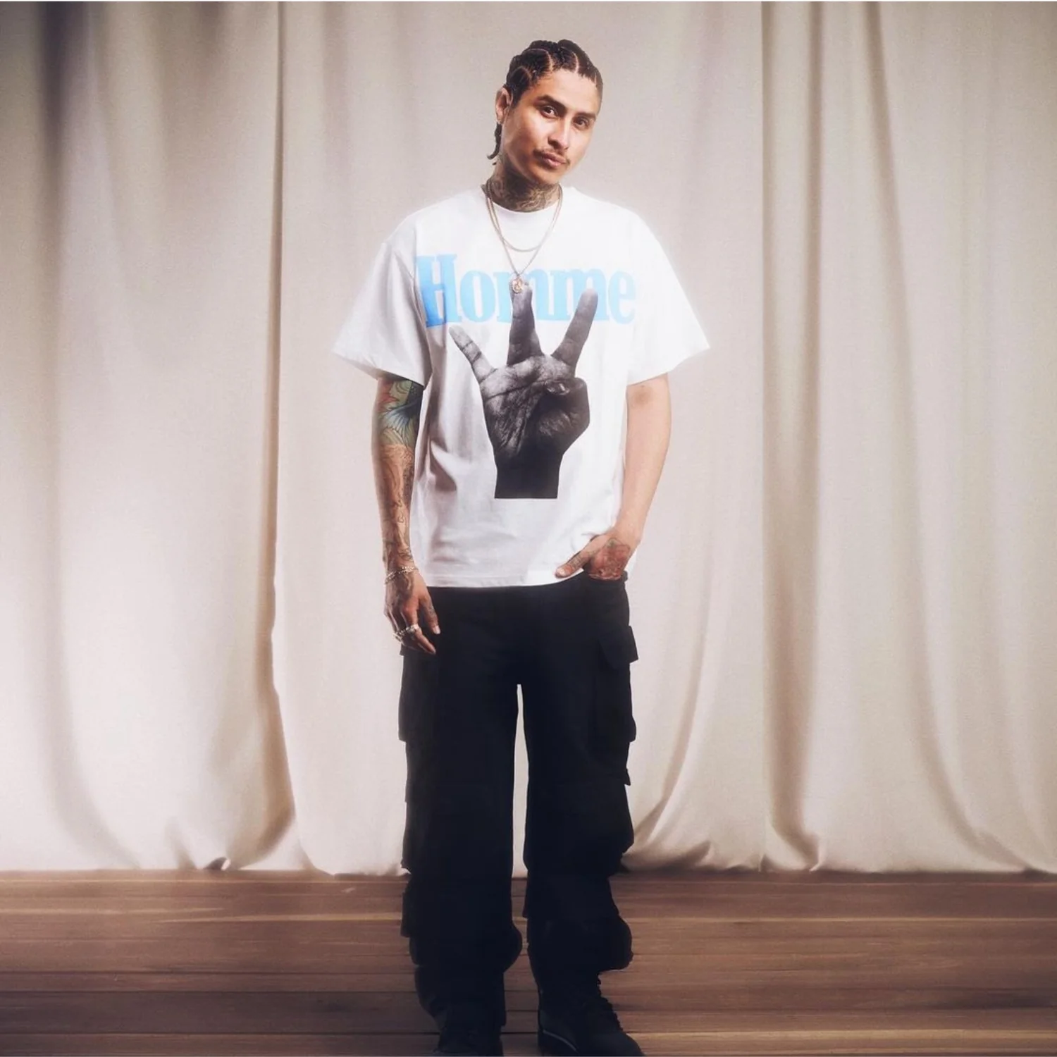 Men's Twisted Fingers Short Sleeve T-Shirt - Image 2