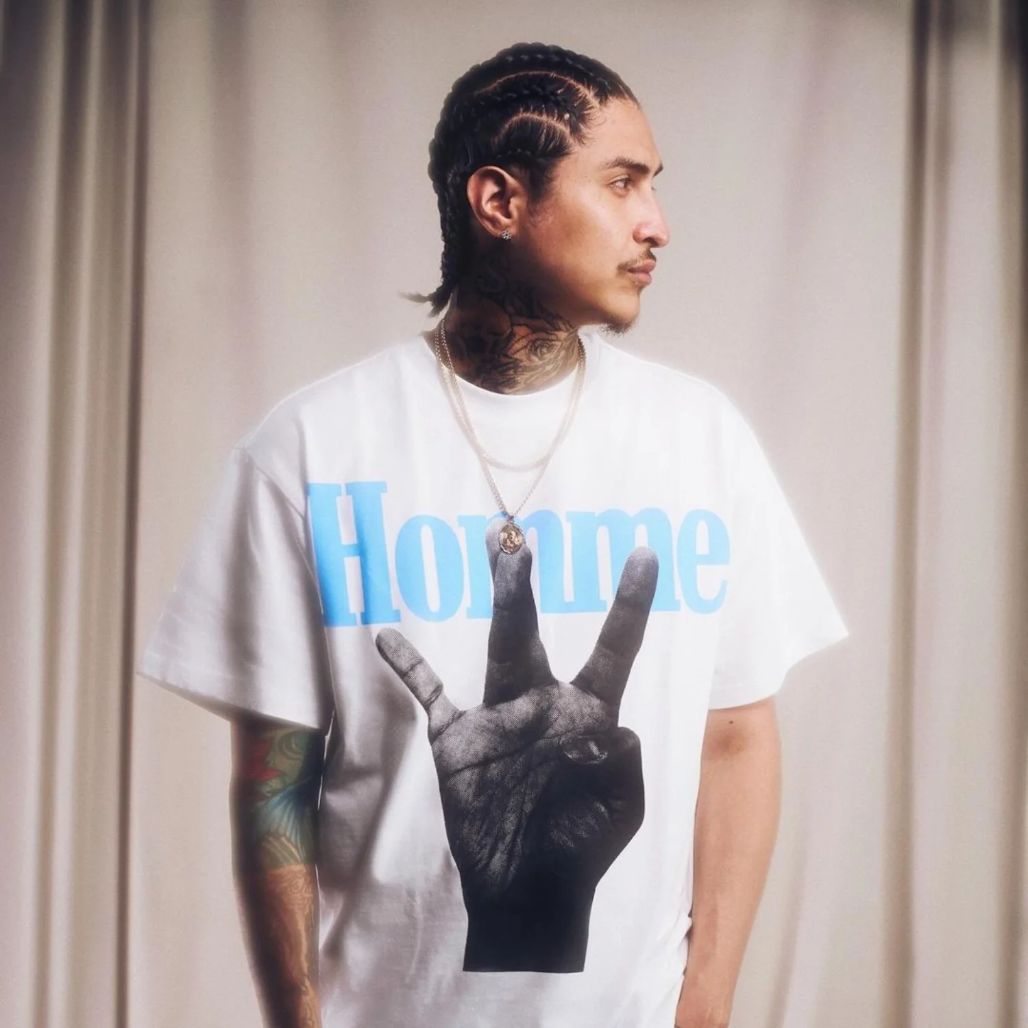Men's Twisted Fingers Short Sleeve T-Shirt - Image 4