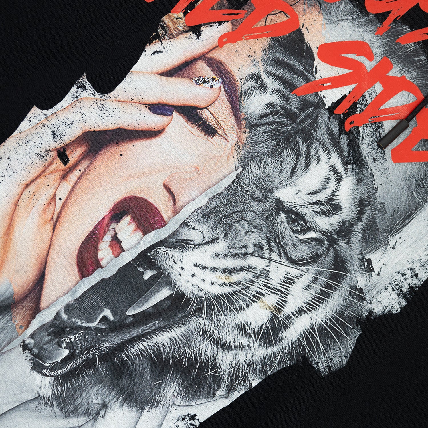 Men's Lion Fleece Pull Over Hoddie - Image 3