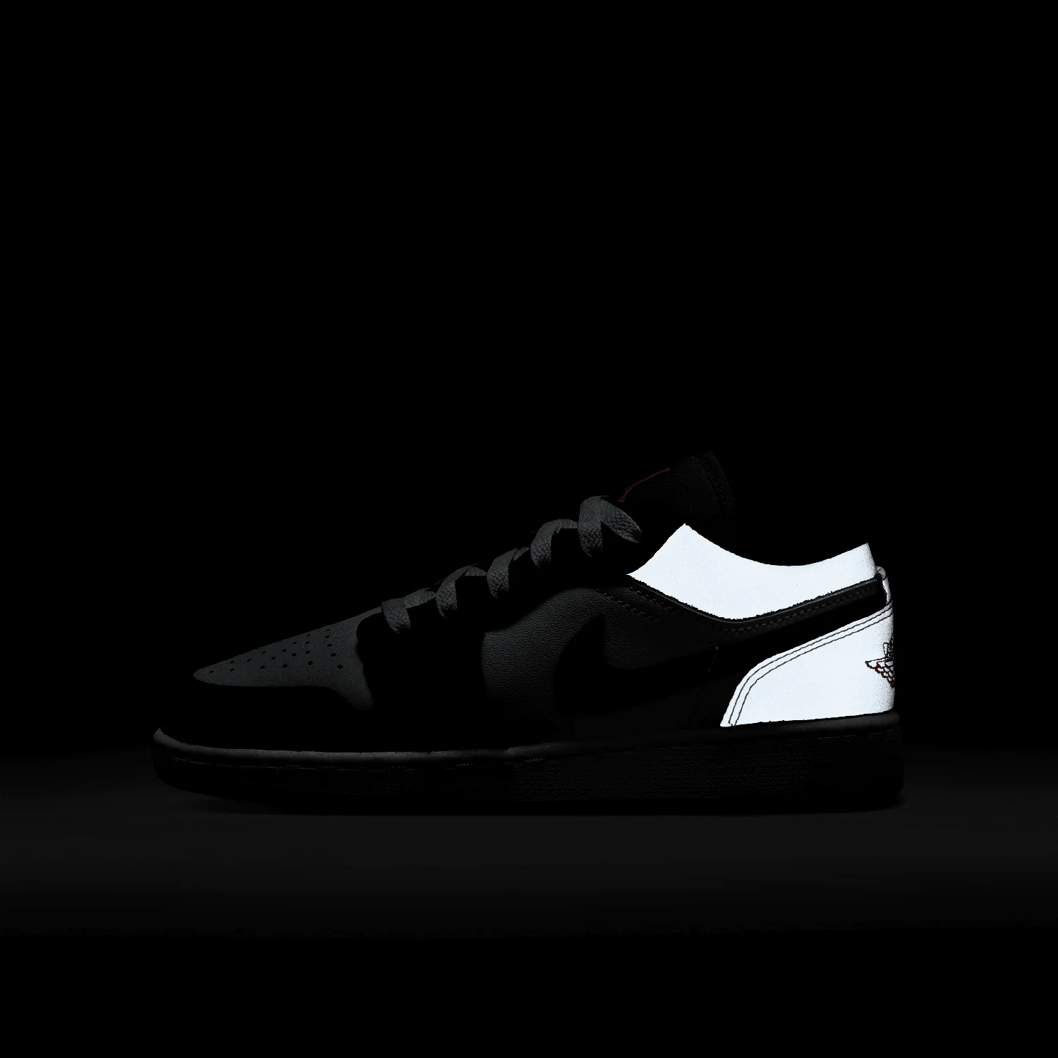 Kid's Air Jordan 1 Low SE "Panda Toe" Grade School - Image 5
