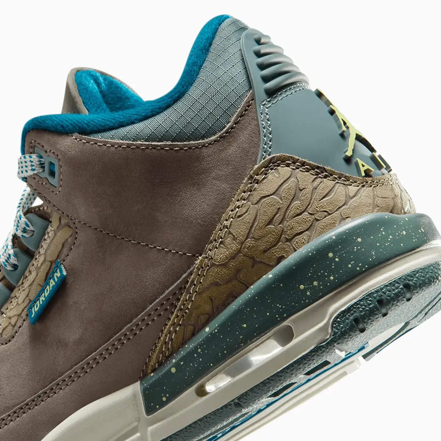 Kid's Air Jordan 3 Retro "Olive Grey" Grade School - Image 9
