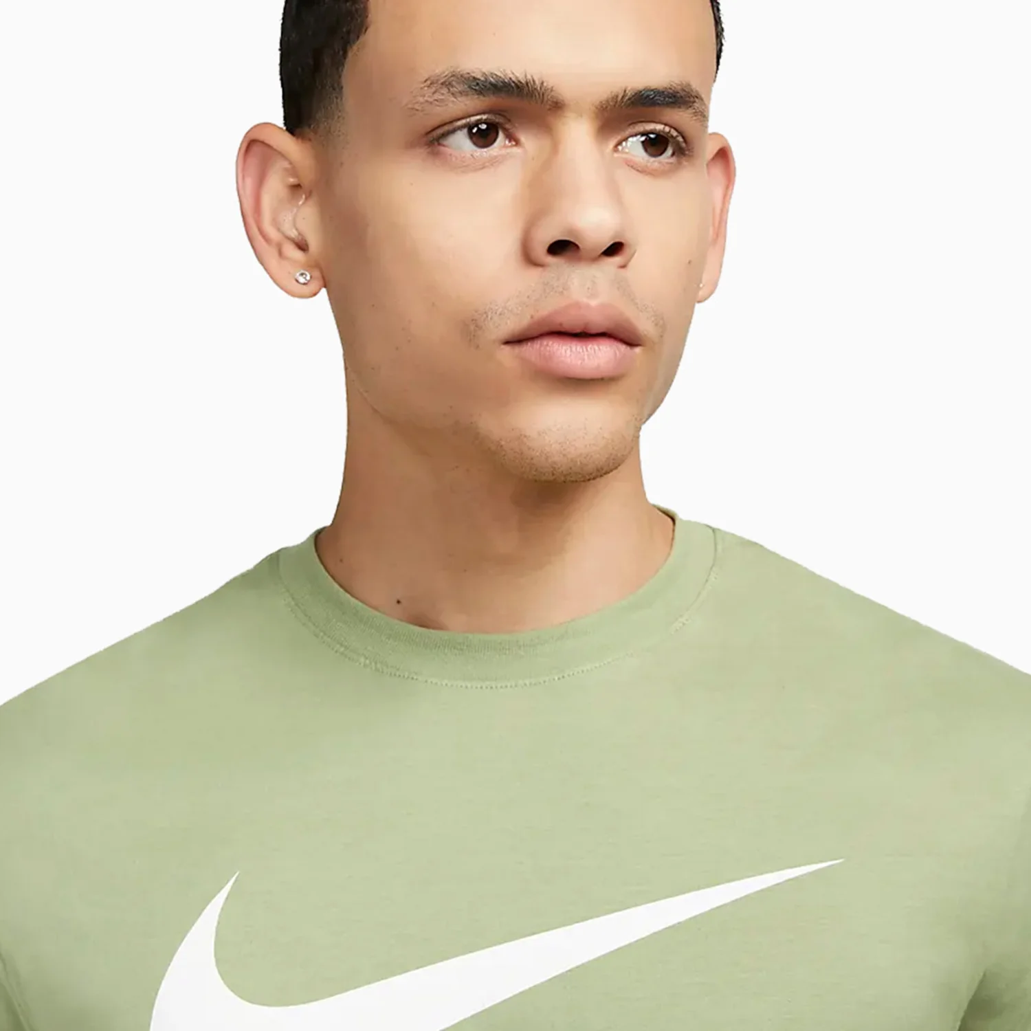 Men's Nike Sportswear T Shirt And Shorts Outfit - Image 5