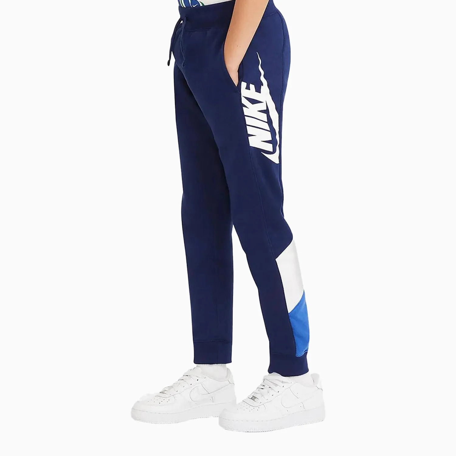 Kid's Sportswear Club Outfit - Image 6