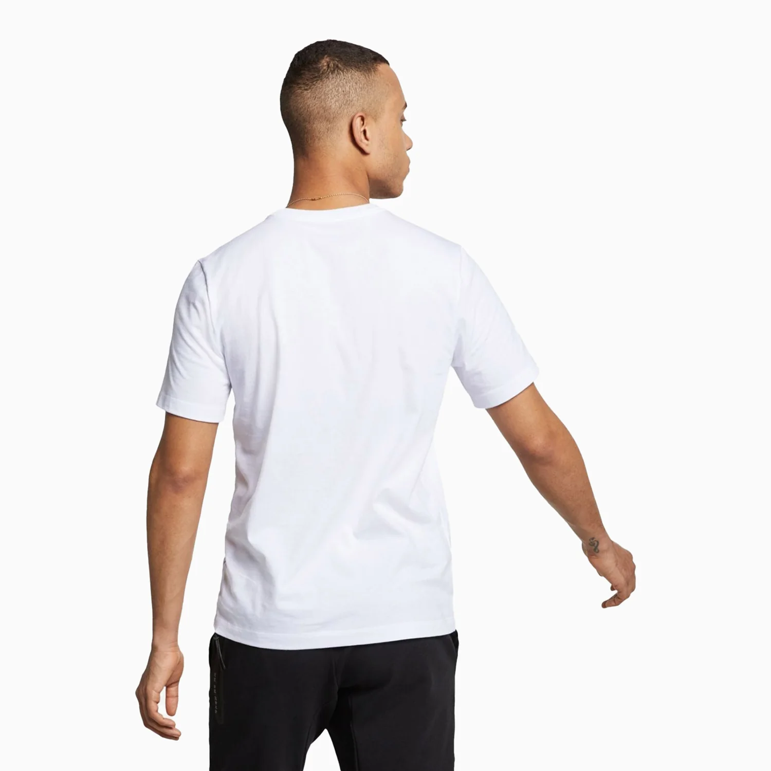 Men's Sportswear T Shirt And Short Outfit - Image 4