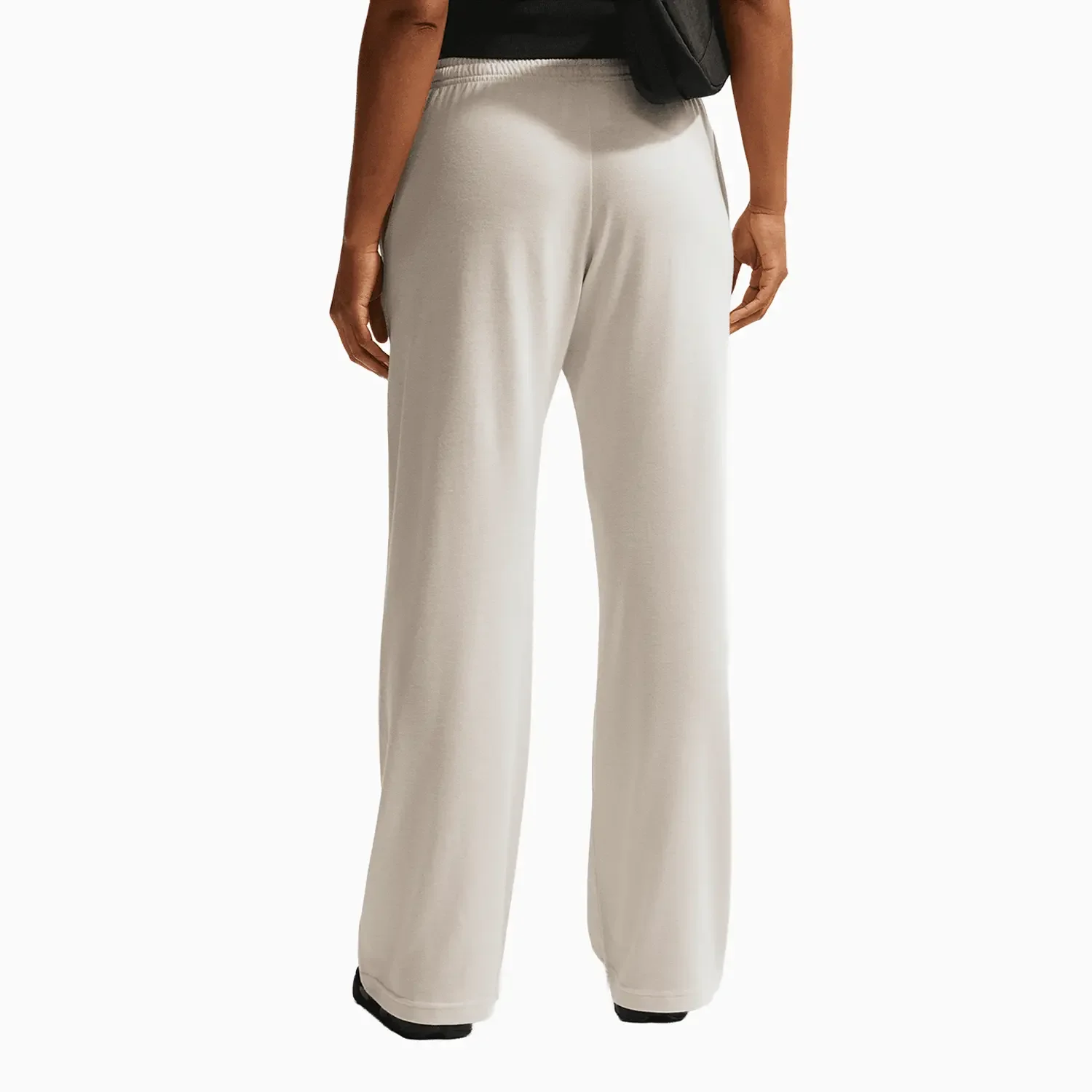 Women's Sportswear Chill Knit Outfit - Image 4