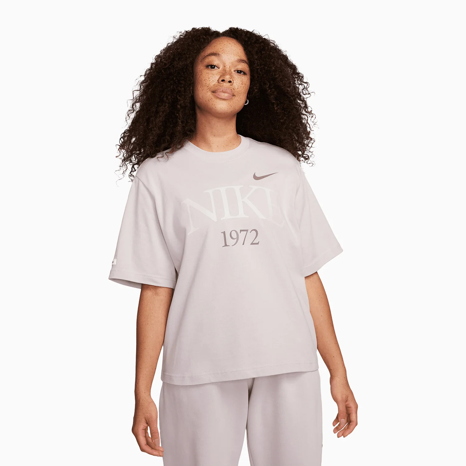 Women's Sportswear Classic T-Shirt And Shorts Outfit - Image 2