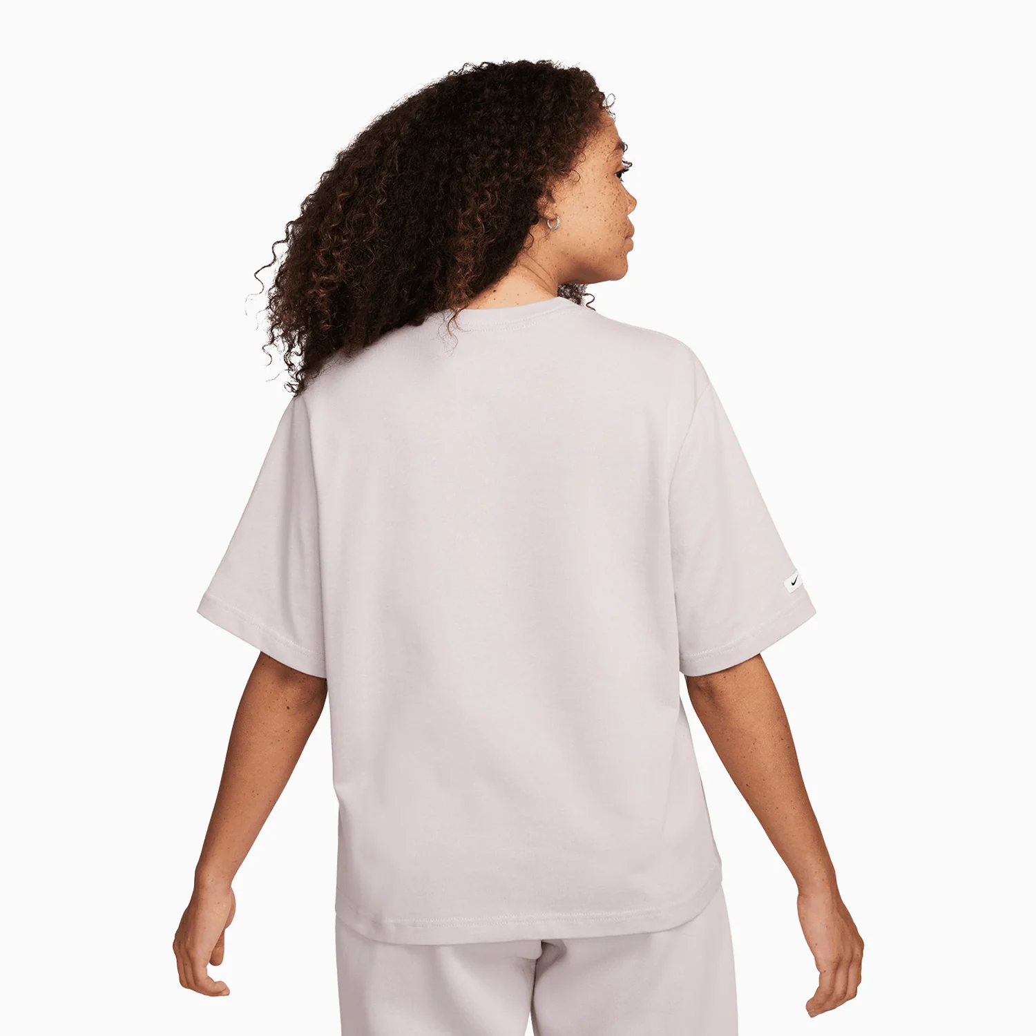 Women's Sportswear Classic T-Shirt And Shorts Outfit - Image 4