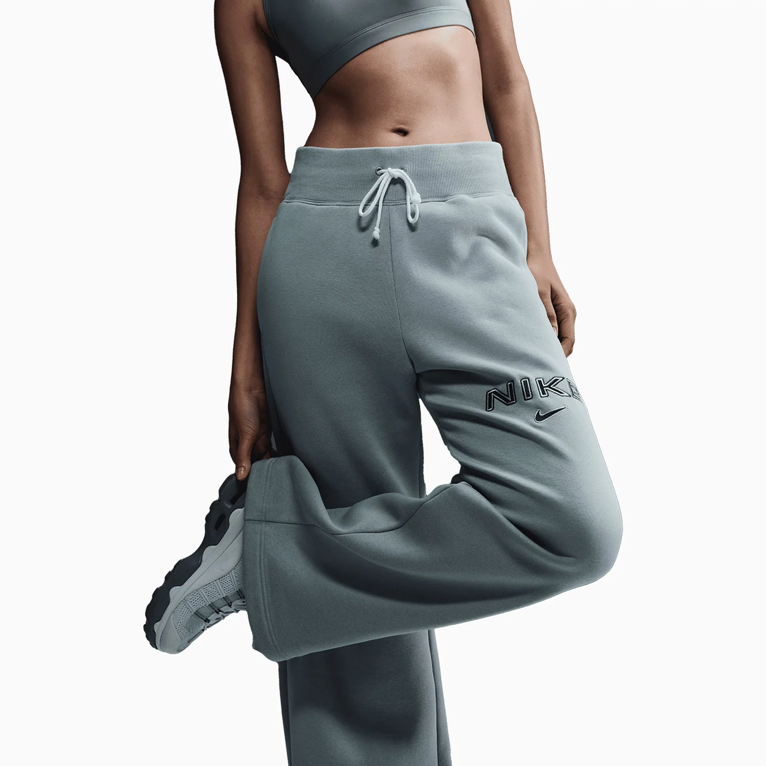 Women's Sportswear Phoenix Fleece Outfit - Image 5