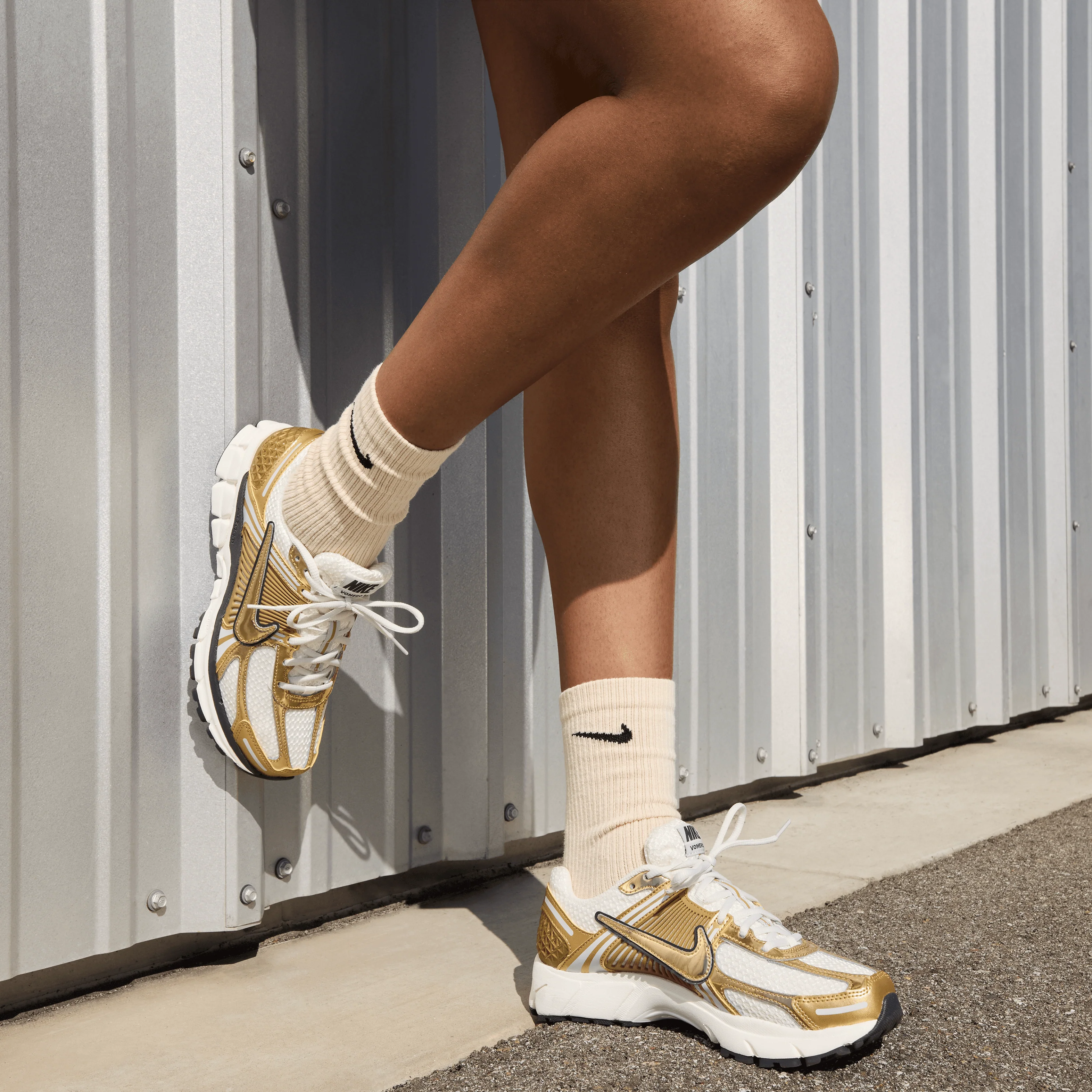Women's Zoom Vomero 5 "Metallic Gold" - Image 2