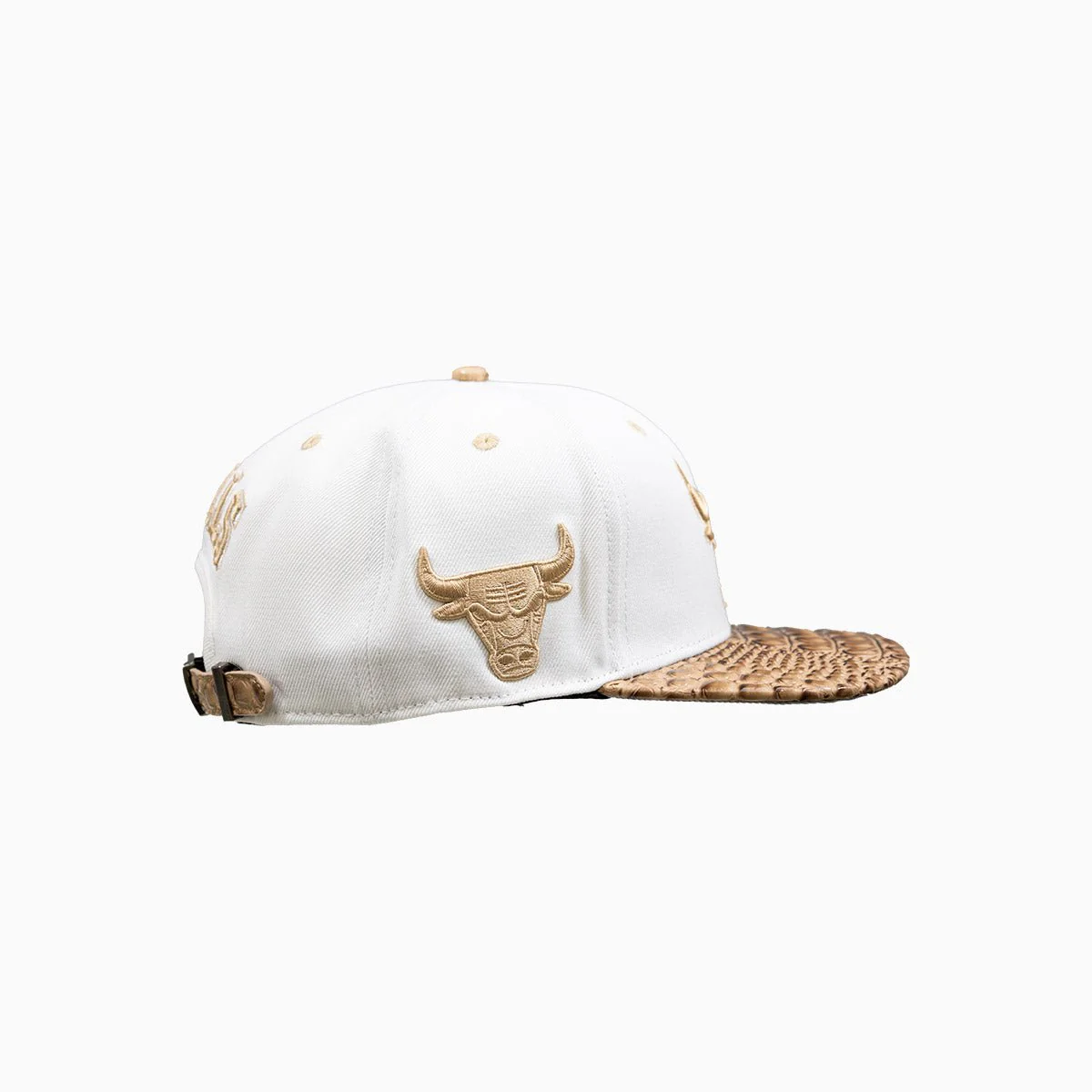 Chicago Bulls NBA Hat With Leather Visor - Image 3