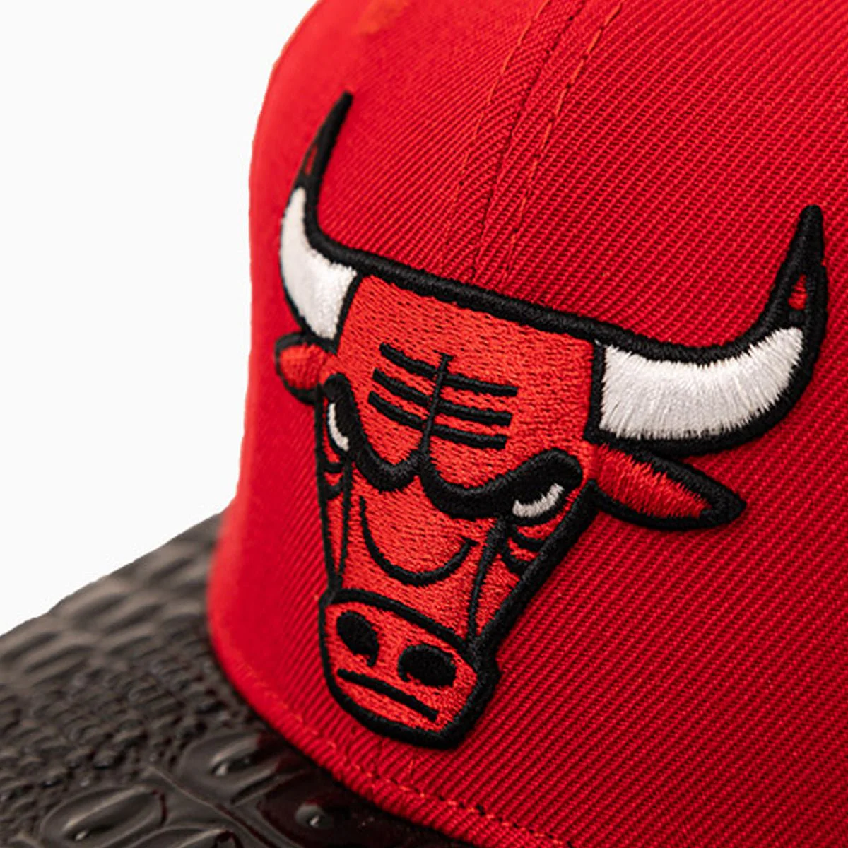 Chicago Bulls NBA Leather Visor Snapback Hat - Image 7