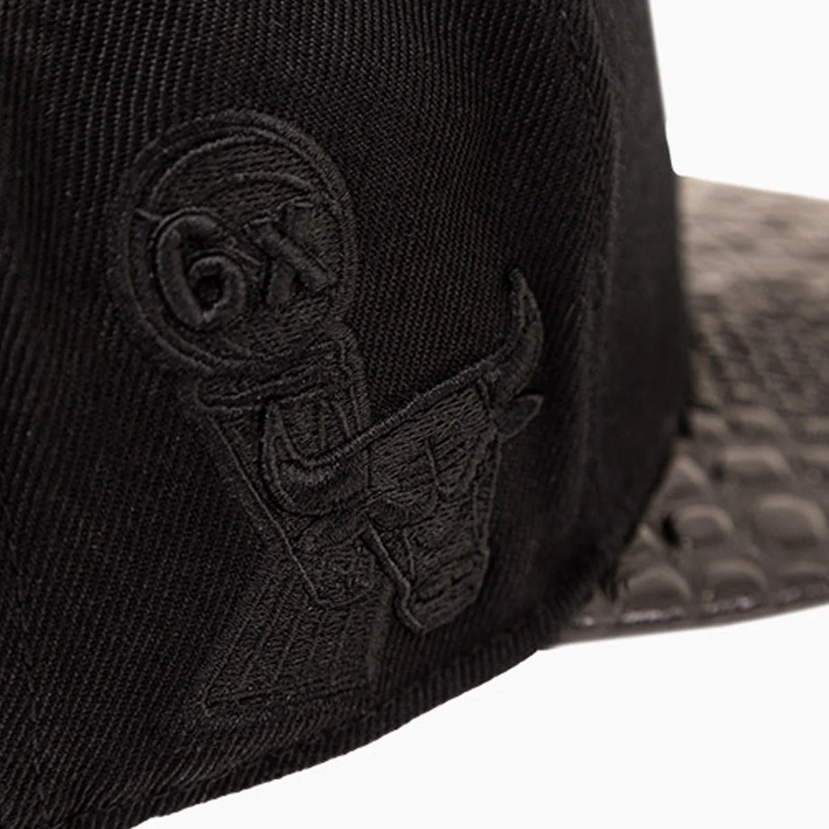 Chicago Bulls NBA Leather Visor Snapback Hat - Image 9