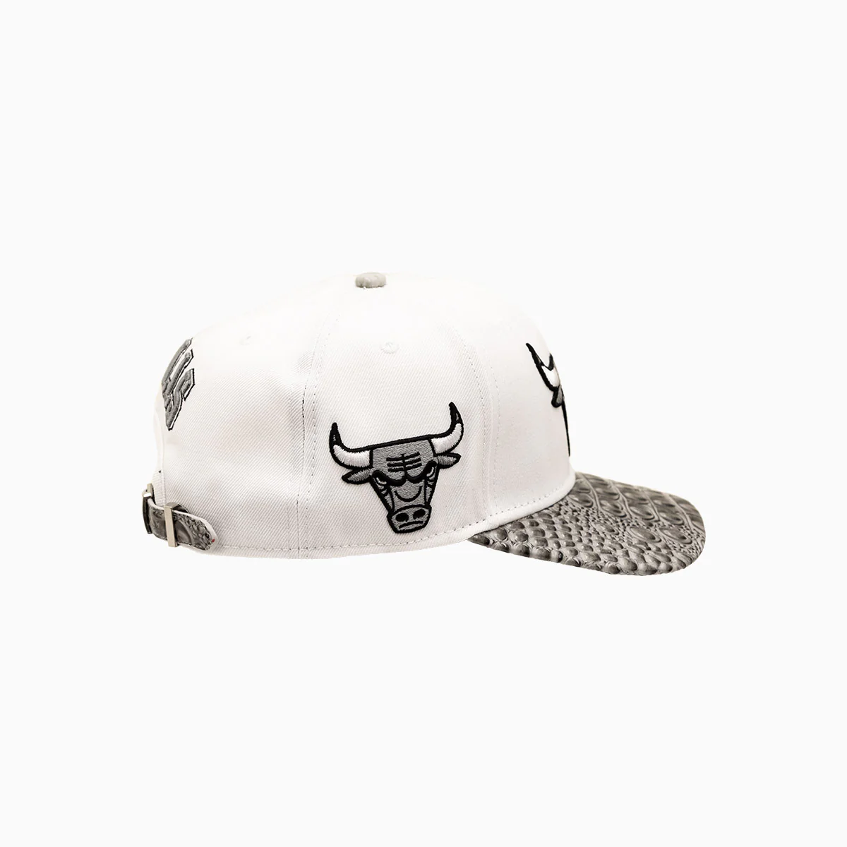 Chicago Bulls NBA Leather Visor Wool Snapback Hat - Image 3