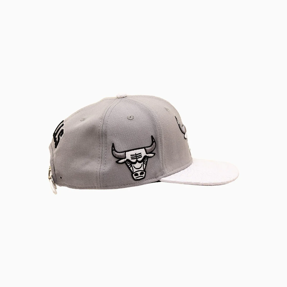 Chicago Bulls NBA Leather Visor Wool Snapback Hat - Image 3