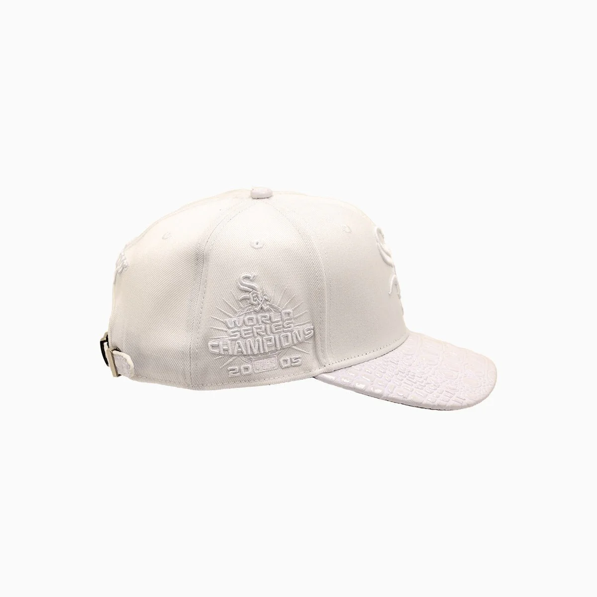 Chicago White Sox Hat With Leather Visor - Image 3