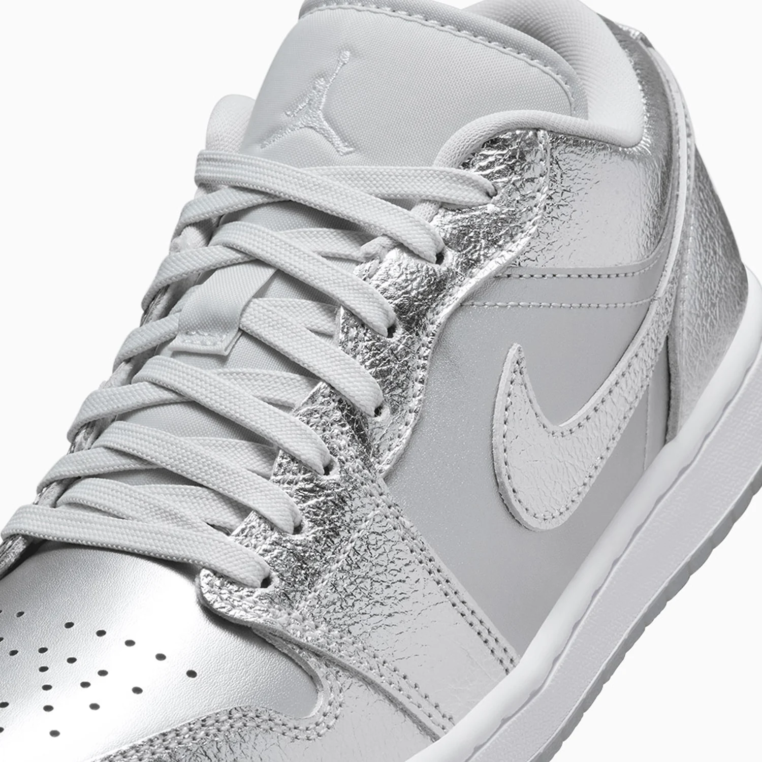 Women's Air Jordan 1 SE "Metallic Silver" - Image 7