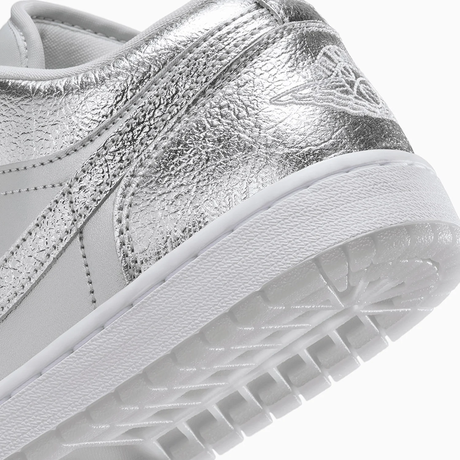 Women's Air Jordan 1 SE "Metallic Silver" - Image 8