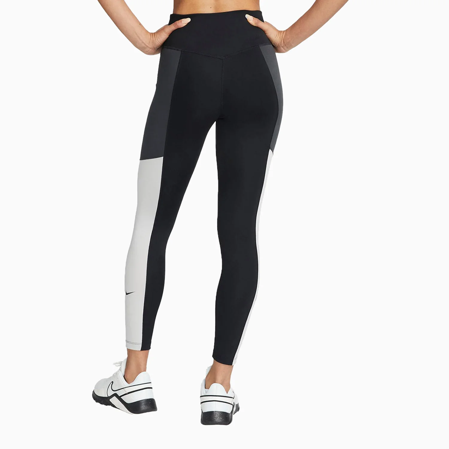 Women's Nike One Dri-Fit Outfit - Image 4